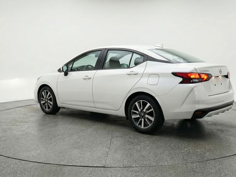 Used 2025 Nissan Versa SV image 6