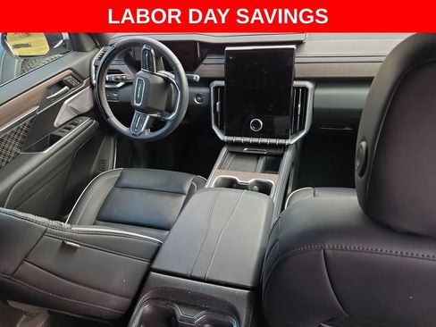 Used 2025 GMC Acadia Denali w/ Super Cruise Package FWD image 25