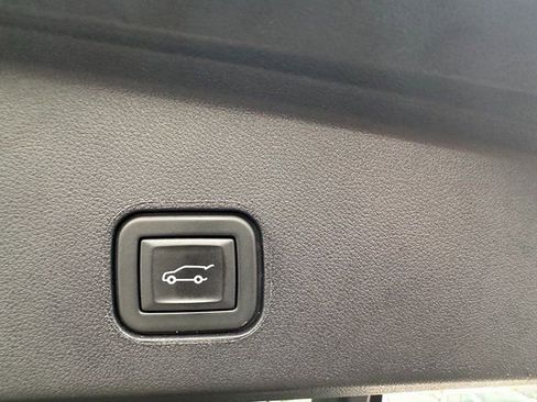 Certified 2024 Cadillac Lyriq Luxury image 9