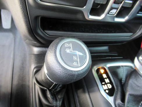 New 2025 Jeep Gladiator Sport image 26