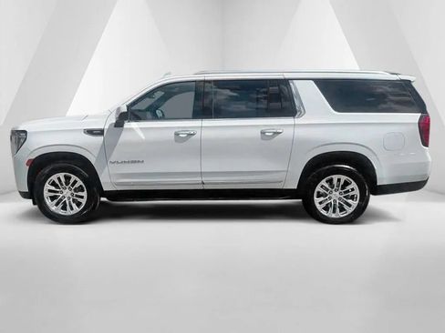 Used 2023 GMC Yukon XL SLT AWD/4WD image 4