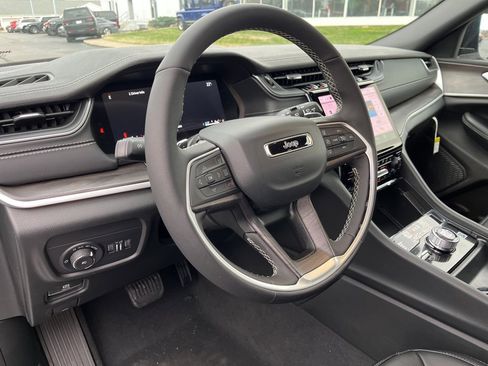 New 2025 Jeep Grand Cherokee L Limited w/ Luxury Tech Group II image 3