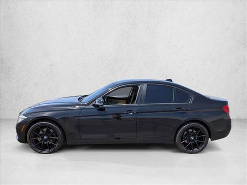 Used 2018 BMW 320i Sedan RWD image 5