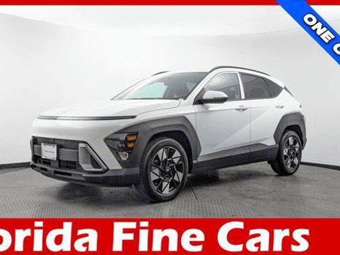 Used 2025 Hyundai Kona SEL FWD image 1