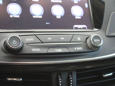 Used 2018 Buick Envision Essence FWD image 16