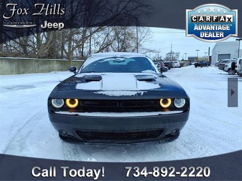 Used 2023 Dodge Challenger SXT w/ Blacktop Package image 2