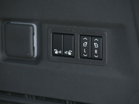 New 2026 Chevrolet Suburban Premier AWD/4WD image 42
