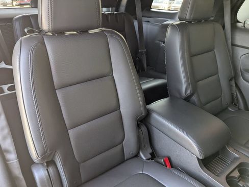 Used 2015 Ford Explorer Limited w/ Equipment Group 302A AWD/4WD image 35