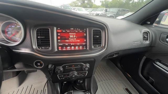 Used 2015 Dodge Charger SXT w/ Driver Confidence Group AWD/4WD image 15