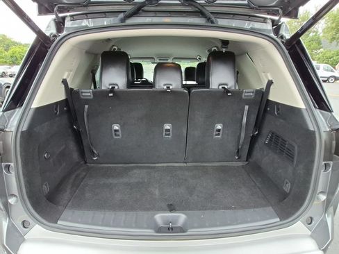 Used 2025 Nissan Pathfinder SL AWD/4WD image 26