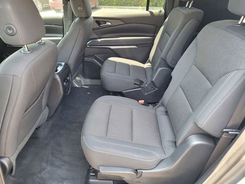 Used 2024 Chevrolet Traverse LT AWD/4WD image 8