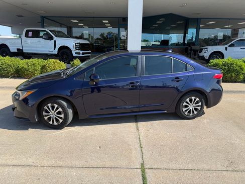 Used 2022 Toyota Corolla LE FWD image 8
