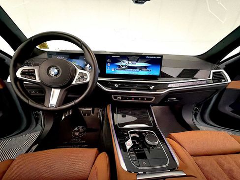 Used 2024 BMW X5 xDrive40i w/ M Sport Package AWD/4WD image 17