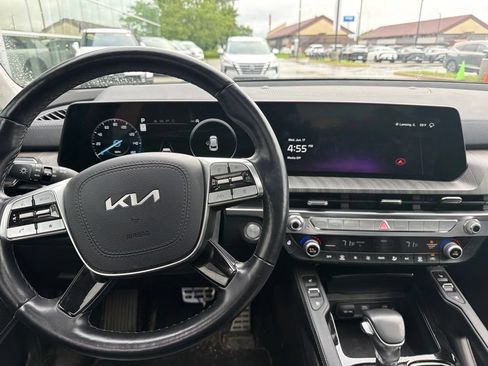 Used 2024 Kia Telluride SX Prestige w/ Towing Package AWD/4WD image 8