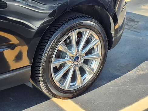 Used 2017 Ford Edge Titanium w/ Equipment Group 302A FWD image 33