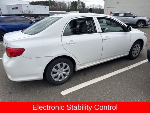 Used 2010 Toyota Corolla LE image 6