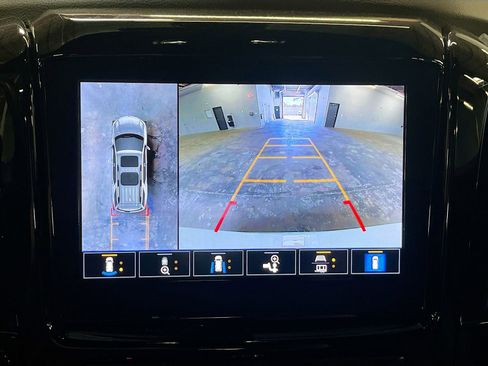 Used 2022 Chevrolet Traverse High Country AWD/4WD image 14