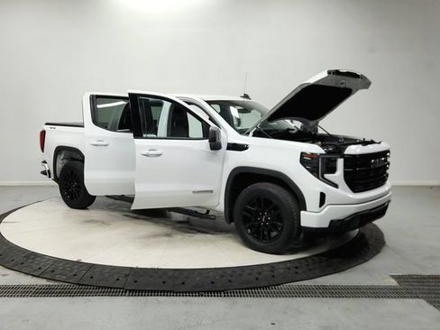 Used 2024 GMC Sierra 1500 Elevation AWD/4WD image 10