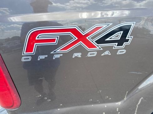Used 2016 Ford F250 Lariat w/ Lariat Ultimate Package AWD/4WD image 9