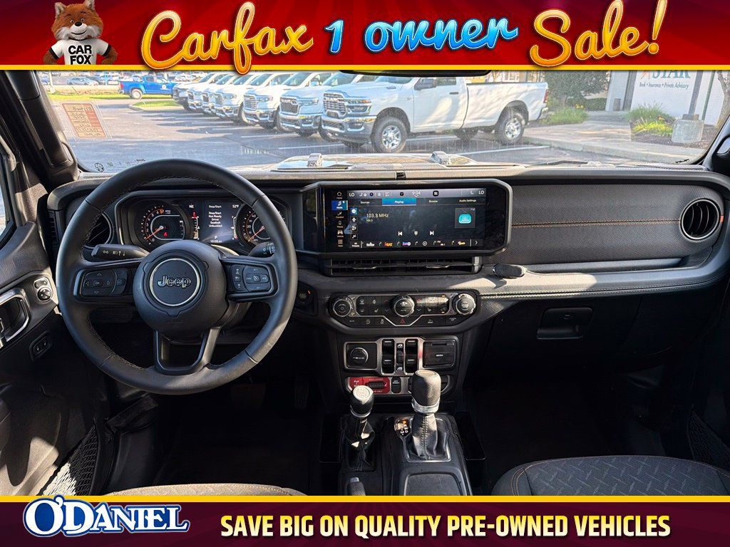 Used 2025 Jeep Gladiator Mojave w/ Convenience Group AWD/4WD image 6