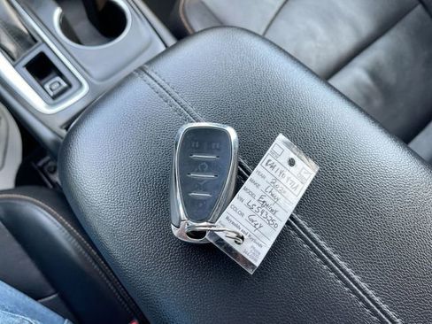 Certified 2020 Chevrolet Equinox Premier FWD image 34
