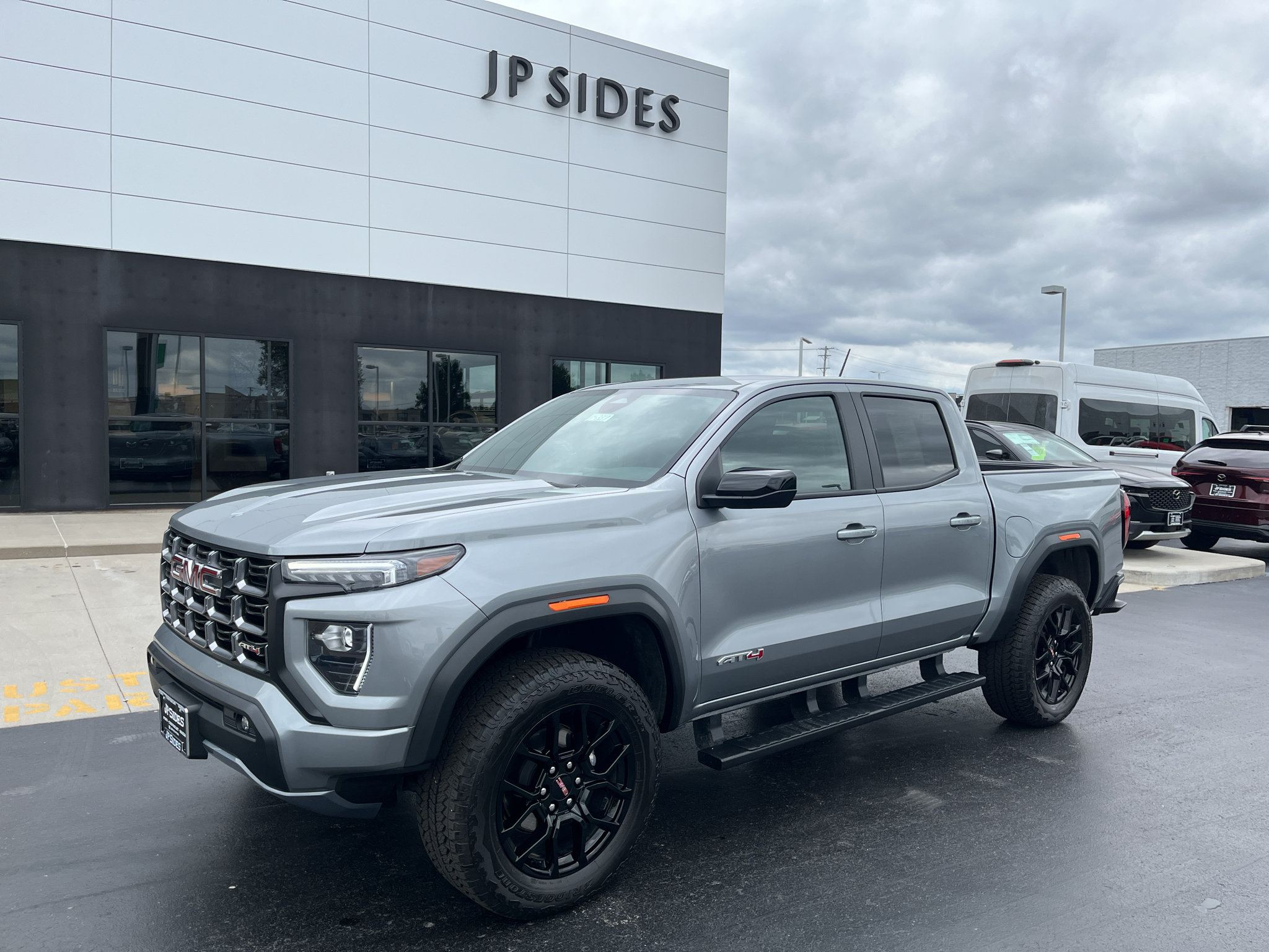 Used 2025 GMC Canyon AT4 AWD/4WD image 1