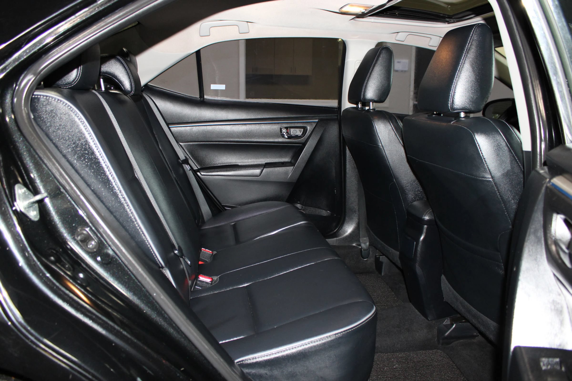 Used 2014 Toyota Corolla S Premium FWD image 29