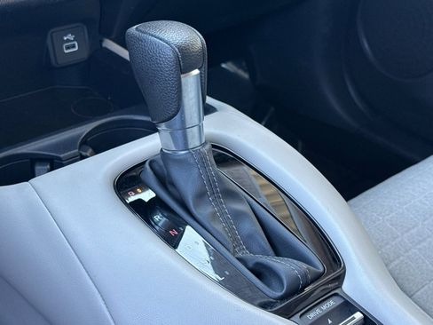 Used 2023 Honda HR-V LX image 18