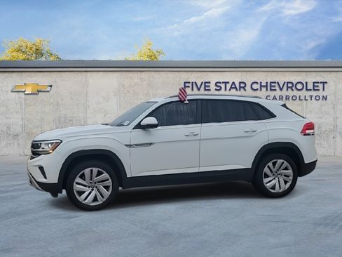 Used 2020 Volkswagen Atlas Cross Sport SE w/ Towing Package image 4