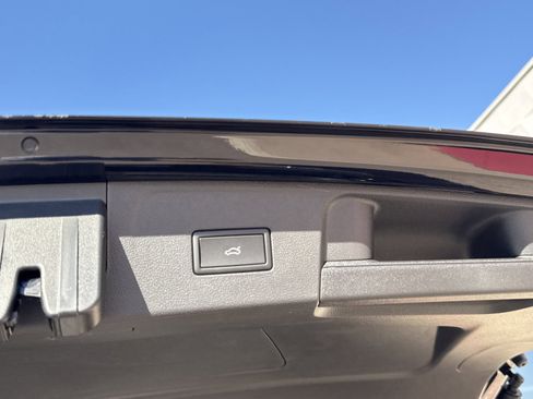 New 2026 Volkswagen Atlas SE image 8