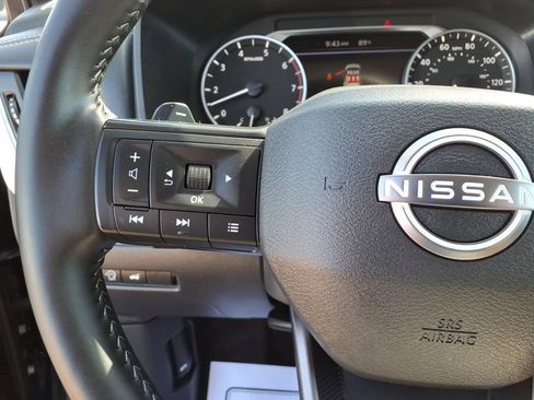 Used 2025 Nissan Rogue SV FWD image 18