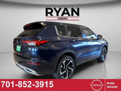 Used 2024 Mitsubishi Outlander SE image 5