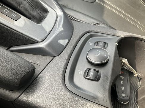 Used 2014 Ford Focus Titanium FWD image 19