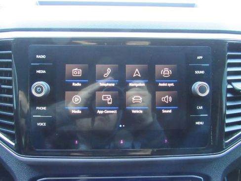 Used 2022 Volkswagen Atlas Cross Sport SE w/ Black Wheel Package image 39