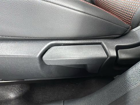 Used 2025 Nissan Kicks SR w/ Illumination Package image 11