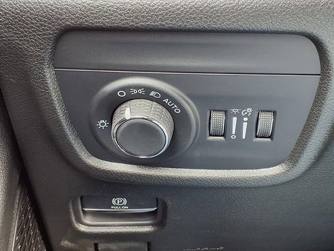 New 2025 Jeep Grand Cherokee L Laredo w/ Luxury Tech Group I image 18