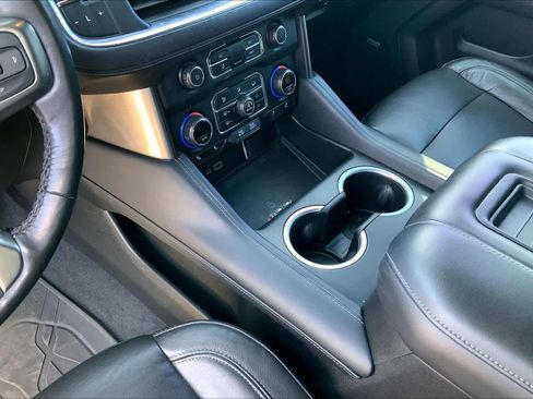 Used 2021 Chevrolet Tahoe Z71 w/ Z71 Signature Package image 30