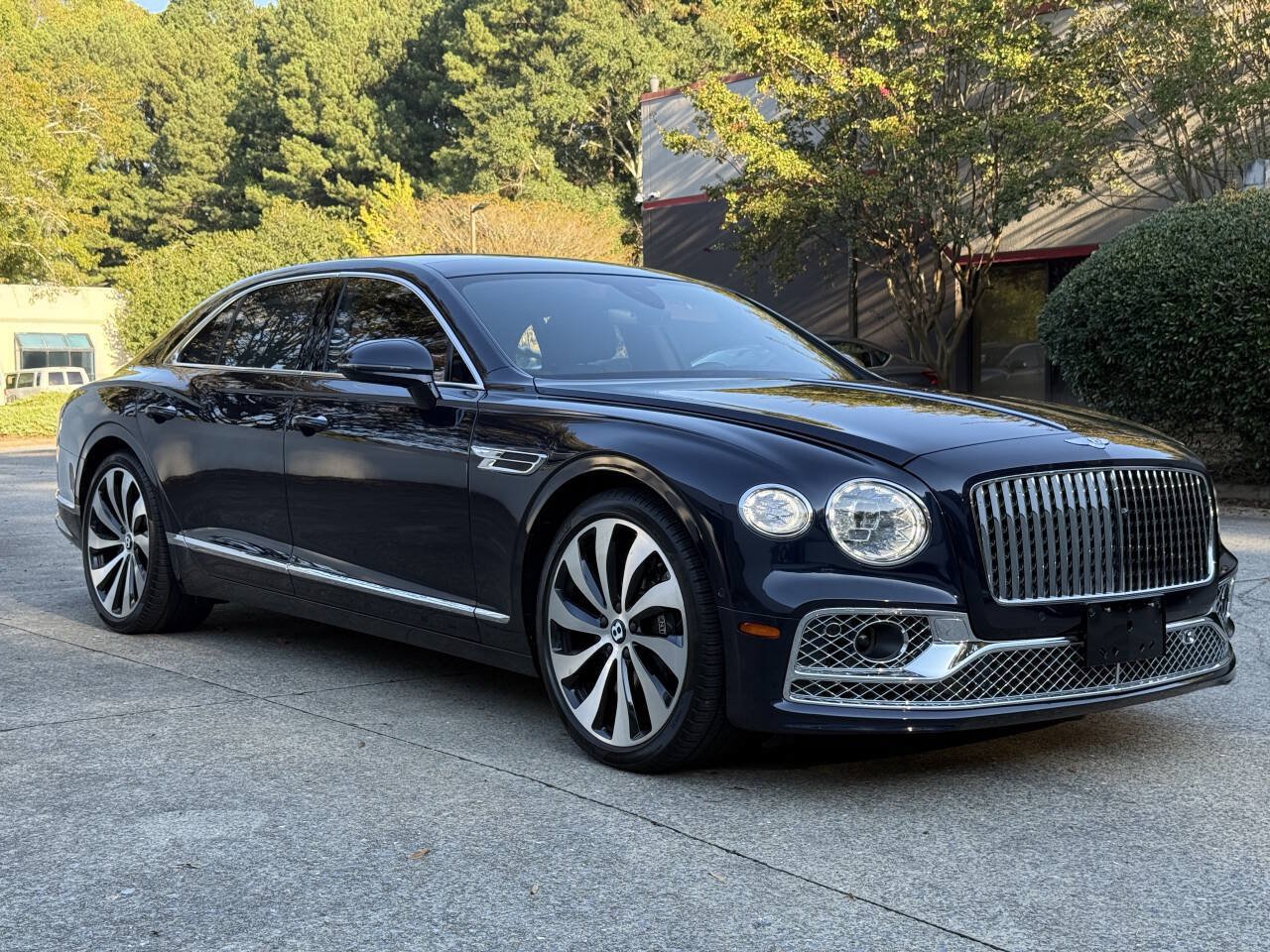 Used 2022 Bentley Flying Spur V8 AWD/4WD image 2