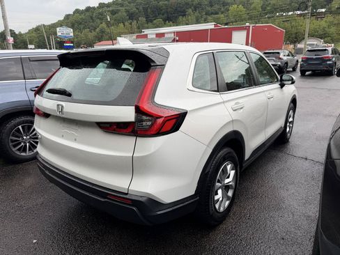 Used 2023 Honda CR-V LX image 4