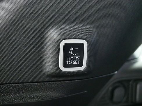 Used 2024 Jeep Grand Cherokee Altitude image 30