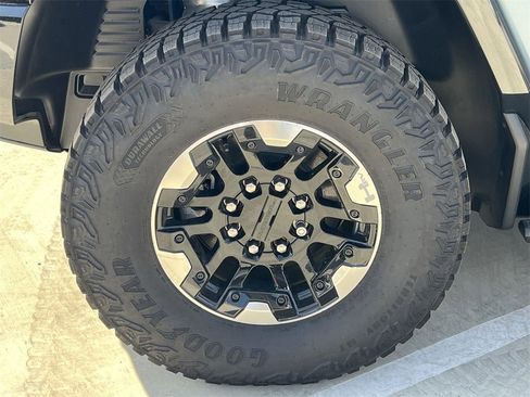 New 2024 GMC Hummer EV 3X w/ Omega Edition image 32