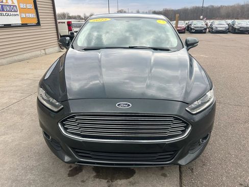 Used 2015 Ford Fusion SE w/ Equipment Group 202A image 2