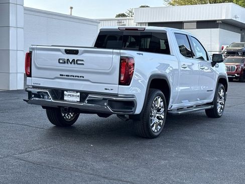 New 2026 GMC Sierra 1500 SLT image 3