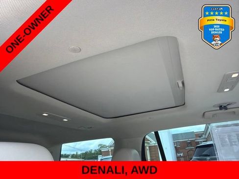 Used 2023 GMC Acadia Denali w/ Denali Ultimate Package AWD/4WD image 17