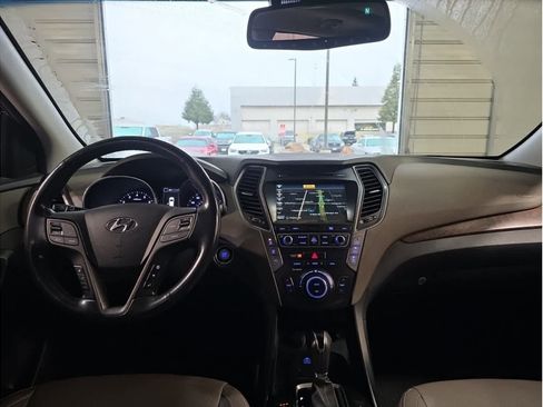 Used 2018 Hyundai Santa Fe SE image 15
