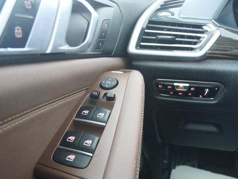 Used 2021 BMW X5 xDrive40i w/ Premium Package AWD/4WD image 16