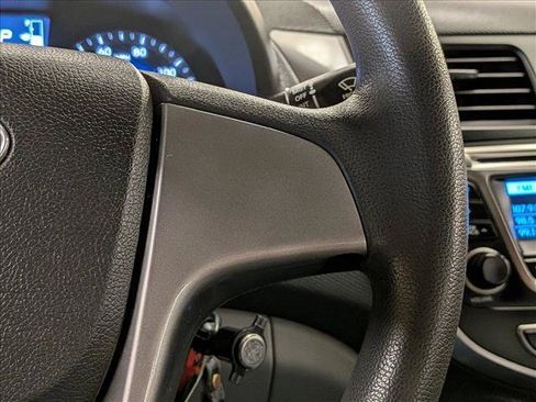 Used 2017 Hyundai Accent SE FWD image 13