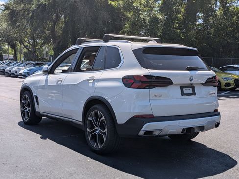 Used 2024 BMW X5 xDrive40i w/ Premium Package AWD/4WD image 3