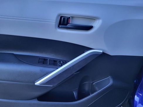 Used 2024 Toyota Corolla Cross LE w/ Moonroof Package image 16