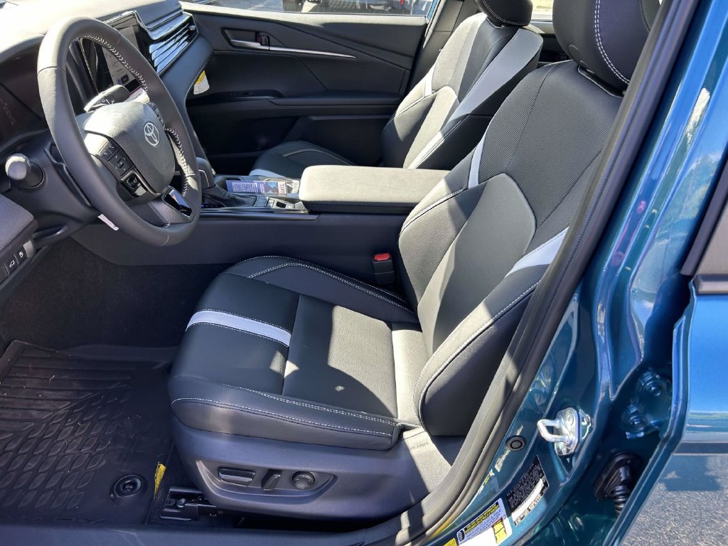 New 2026 Toyota Camry SE w/ Convenience Package FWD image 14